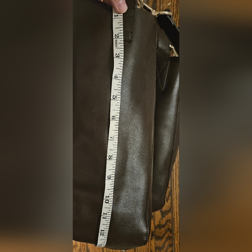 Danier Leather bag - Picture 7 of 9